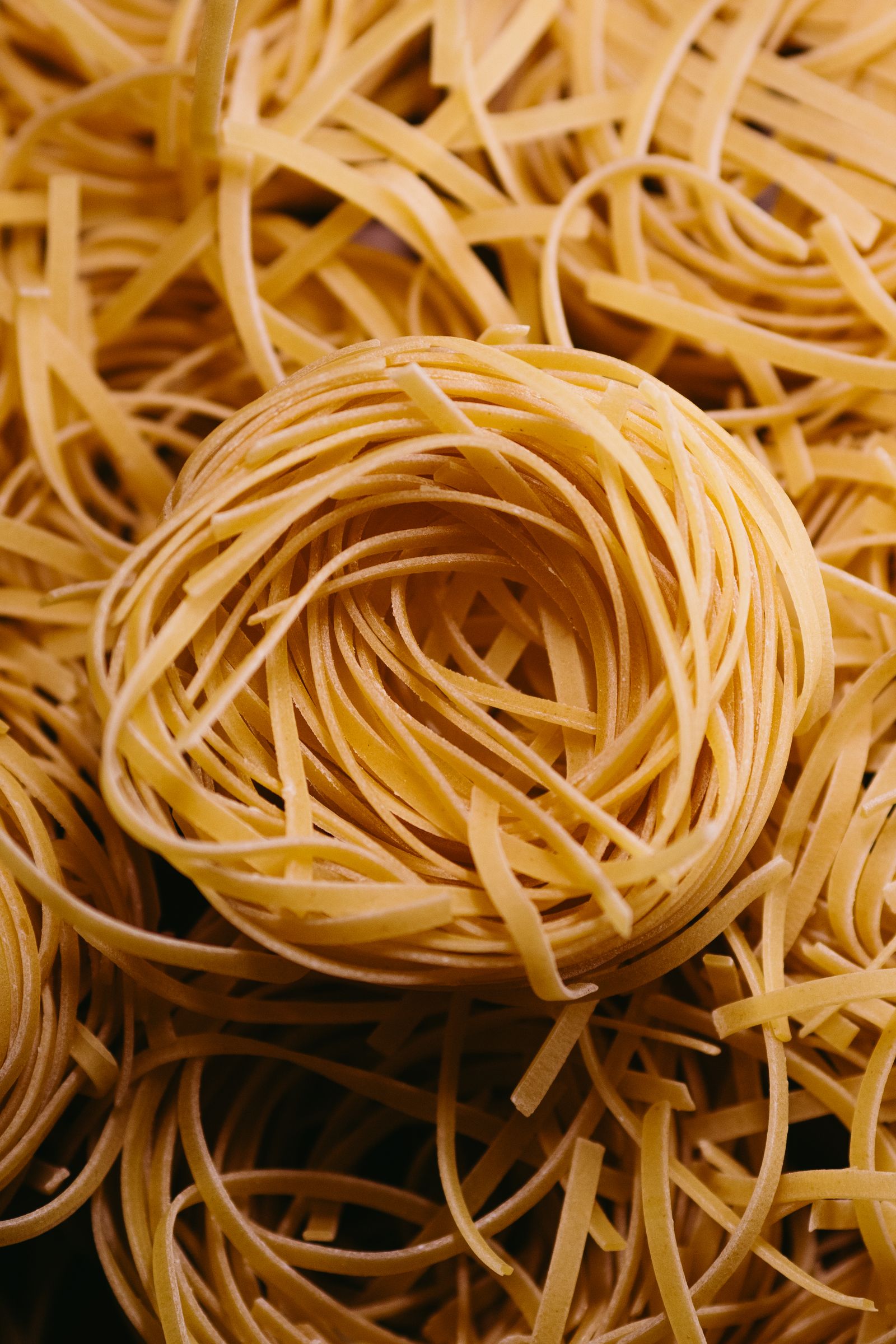 Nestjes ongekookte lintpasta